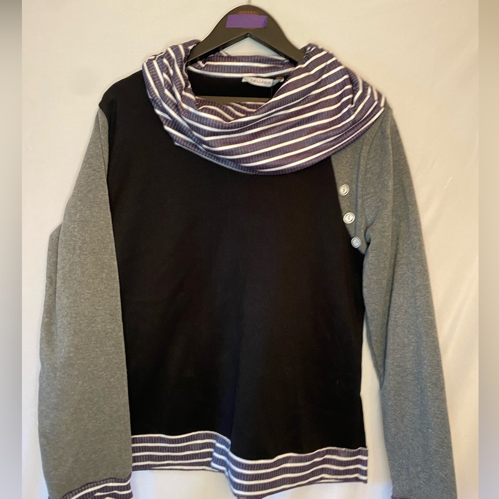 NWT Cellabie vetements women’s size extra large, long sleeve women’s sweater